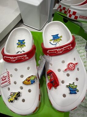 CROCS Toy Story Pizza PlanetClogs with Space Pizza Charms